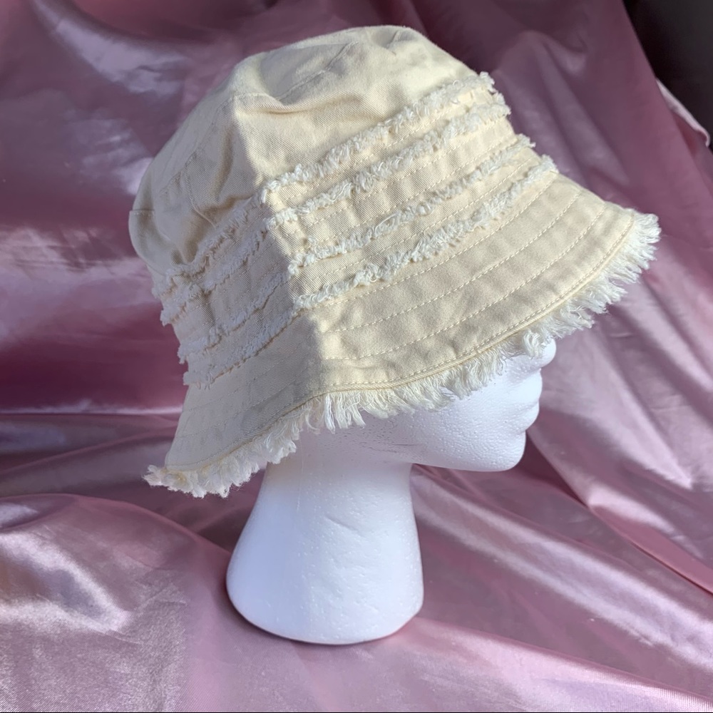 Gap Cream Summer Bucket hat